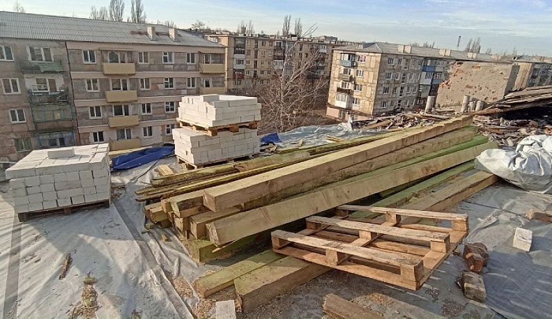 Калужане продолжают ремонтировать дома Первомайска