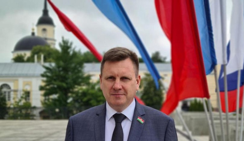 Геннадий Новосельцев поздравил медработников с профессиональным праздником