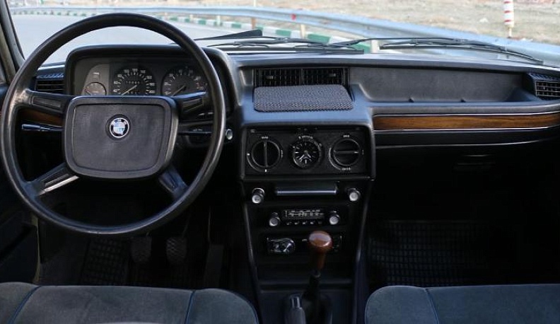 В Кирове мужчина угнал у пьяного приятеля BMW 