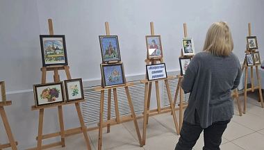 Как создать красоту, расскажет выставка «Искусство своими руками», проходящая в Юхнове