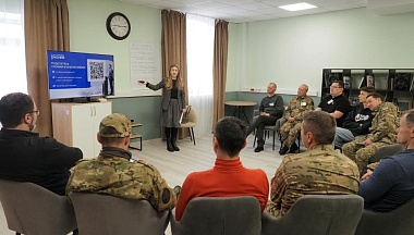 Герои у классной доски