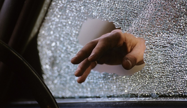 Калужанин в угнанной машине попал в ДТП