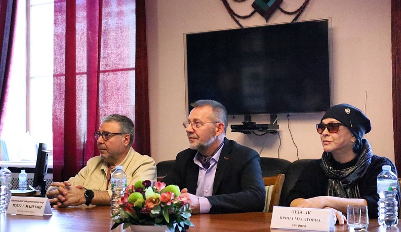 Артисты из Казахстана показали в Калуге два спектакля на «Больших гастролях»