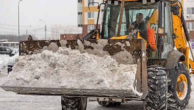 В Калуге за сутки вывезли ещё 9,5 тысяч кубических метров снега