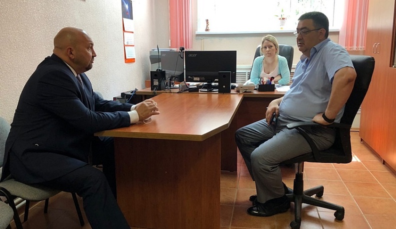 Министр здравоохранения проверил работу медицинского информационного центра