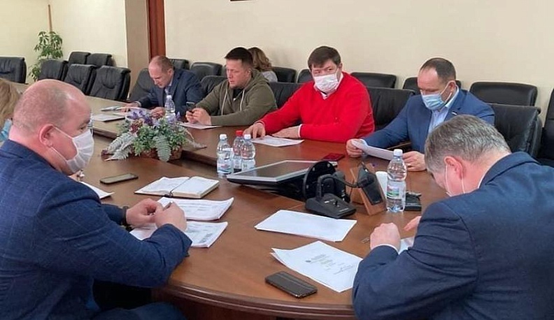 Депутаты калужского Заксобрания ответили на вопросы жителей Дзержинского района об очистке воды и стоков