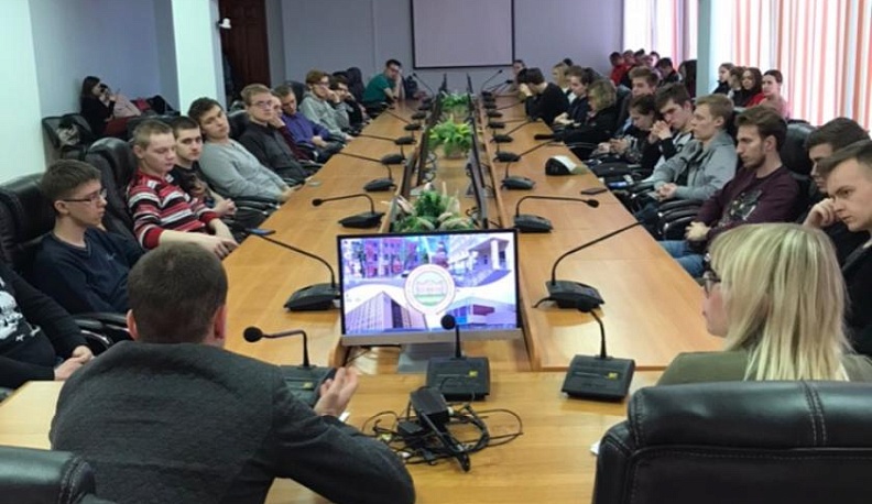 В Калуге обучают волонтёров для перевода населения на «цифру»