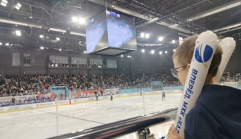 Калужские хоккеисты сразились с салихардским клубом