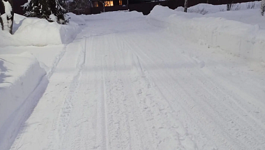 В селе Боровского округа расчистили дорогу после просьб в интернете