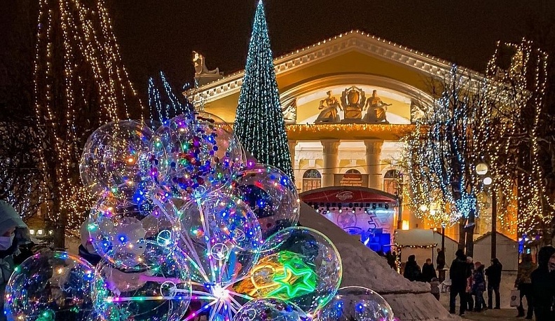 Владислав Шапша поблагодарил специалистов, обеспечивавших безопасность на праздниках