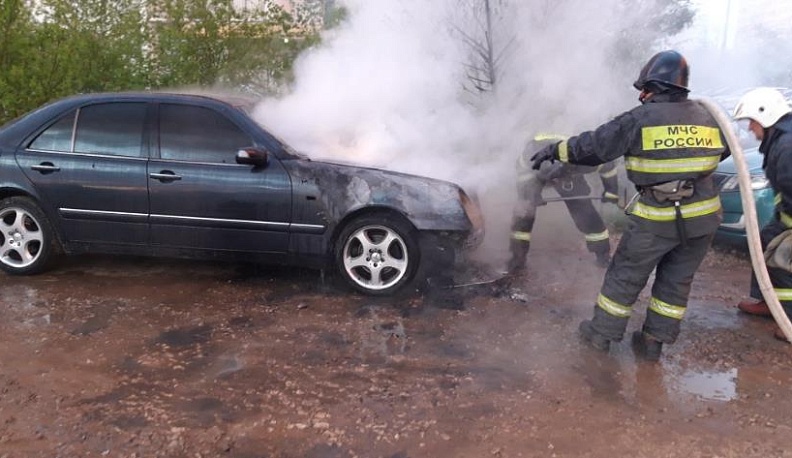 На Фомушина в Калуге выгорела машина