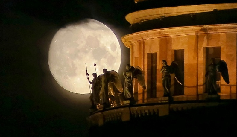 В Калуге откроется выставка «На серебряной Луне»