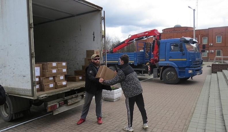 Жители Кировского района продолжают собирать гуманитарную помощь для жителей Донбасса