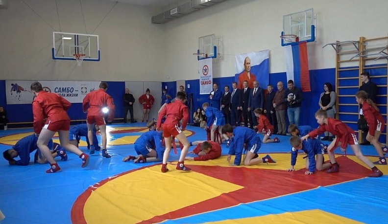 Владислав Шапша поздравил самбистов с Всероссийским днем самбо