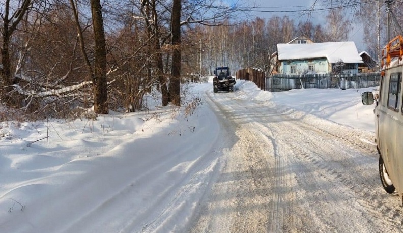 В Калуге расчистили дорогу от снега по просьбе местных жителей в соцсетях