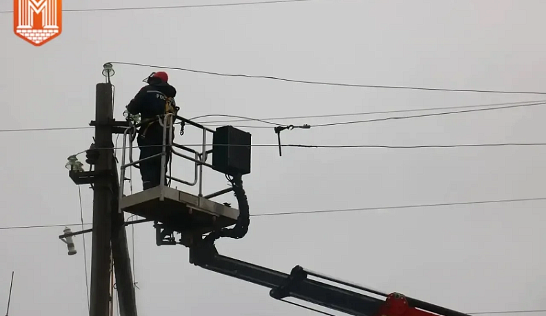 В Калужской области энергетики устраняют последствия непогоды