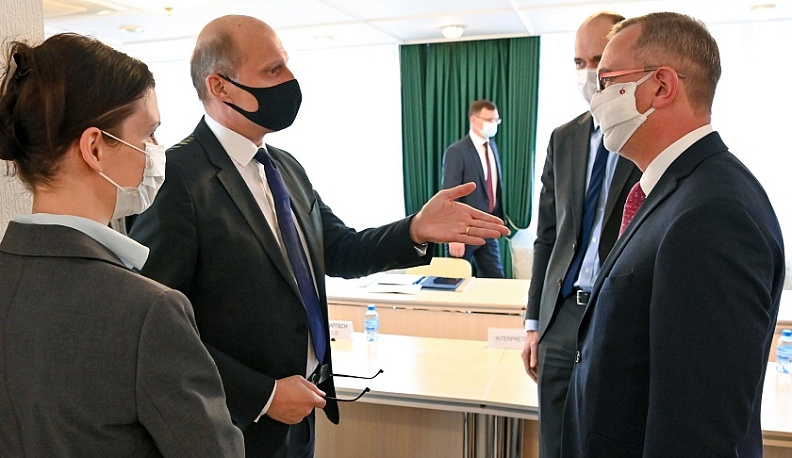 Владислав Шапша провел встречу с руководителями Фольксваген