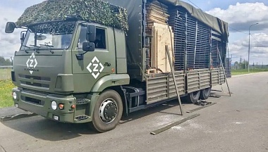При содействии сенатора Александра Савина в зону СВО отправлены стройматериалы
