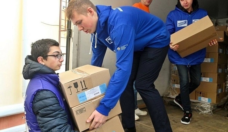 Юрий Моисеев поблагодарил активистов «Молодой гвардии» за помощь бойцам СВО