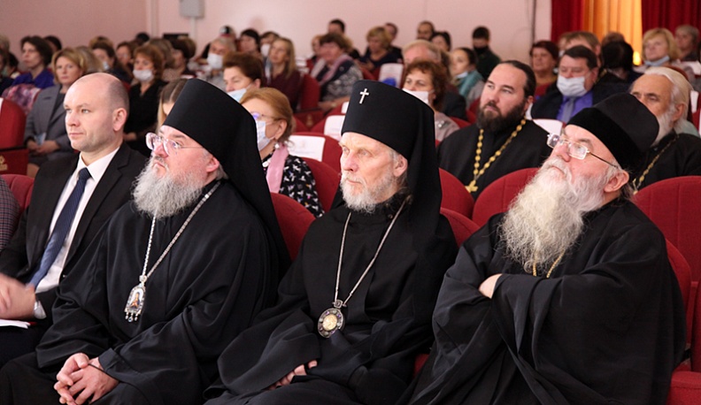 В Людинове поговорили о религиозности и секулярном мире