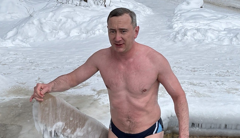 Владислав Шапша окунулся в крещенскую купель