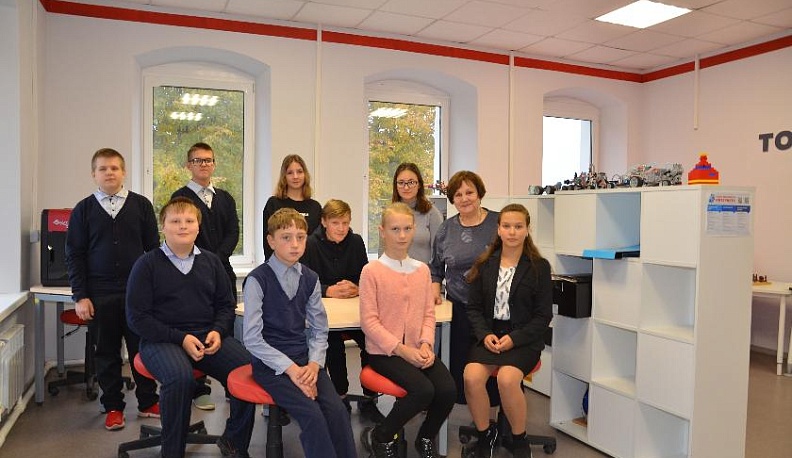 УРАВНЕНИЕ С ЛИРИЧЕСКОЙ КОНСТАНТОЙ