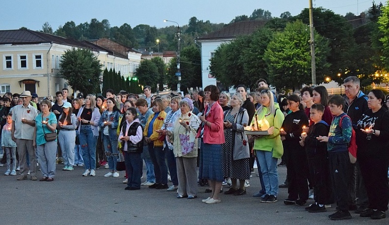 Таруса зажгла «Свечу памяти»