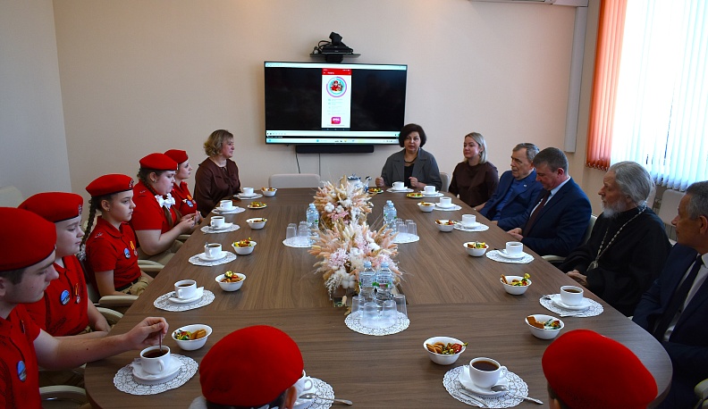 В Кирове генерал армии отметил лучших юнармейцев