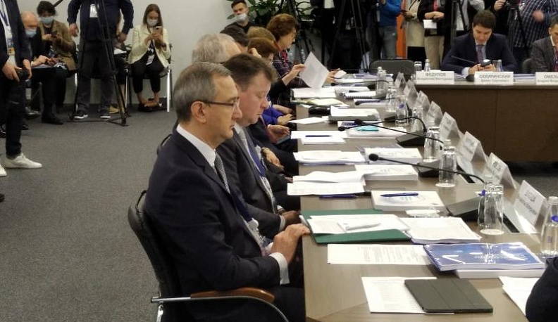 Владислав Шапша предложил стимулировать бизнес, вкладывающий инвестиции в научные разработки