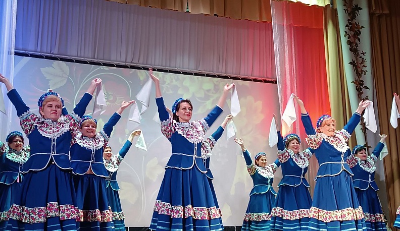 Мосальчанок поздравили с 8 Марта