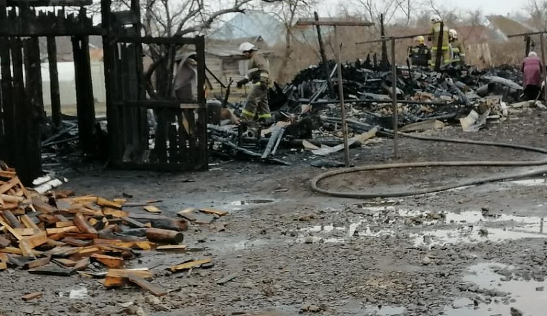 В Козельске росгвардейцы спасли на пожаре женщину и 4-летнего ребенка 