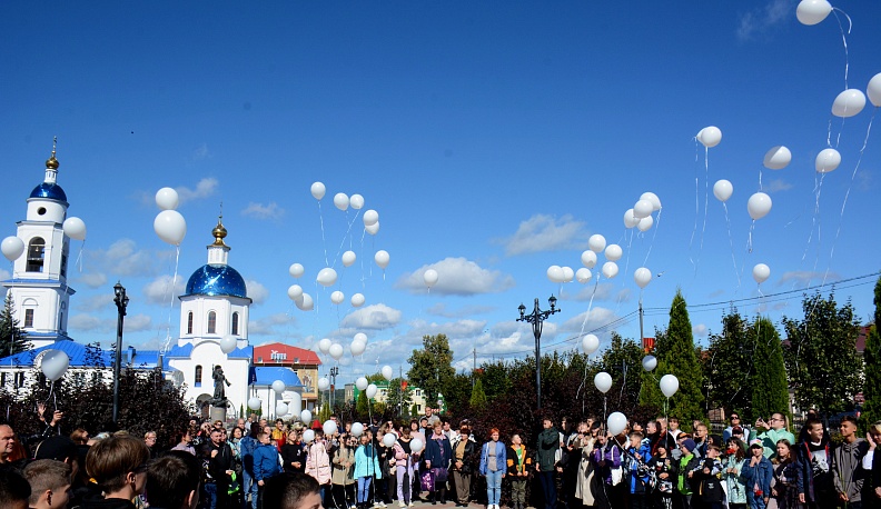 В Малоярославце прошёл торжественный митинг