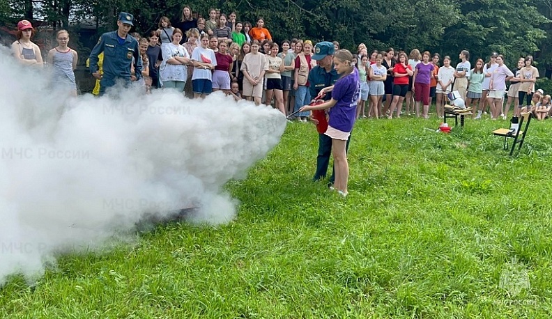 В Калужской области дети потушили учебный пожар