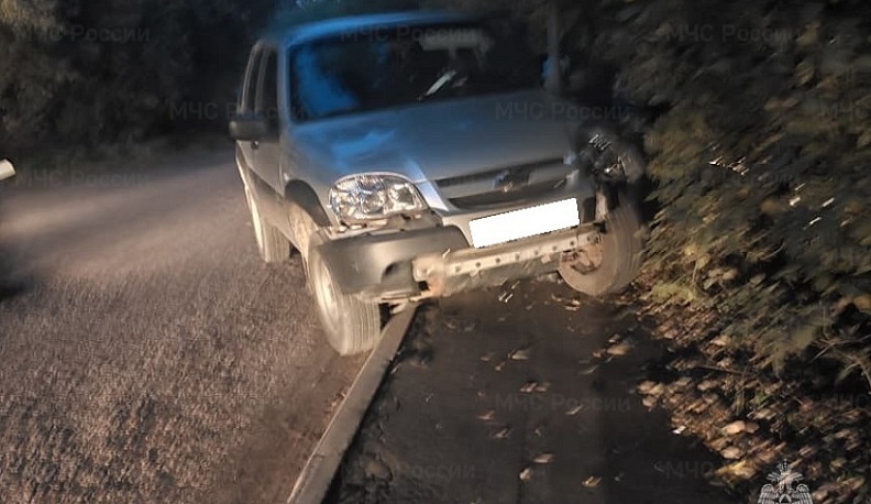 Легковушка и мотоцикл попали в аварию в Калуге