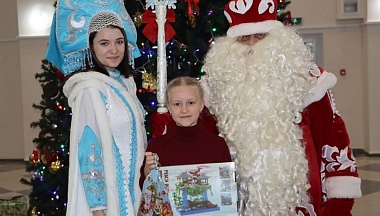 Желания трех детей исполнил Владислав Шапша