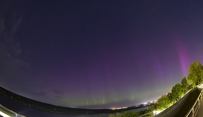 Калужане увидели северное сияние и «падающие звезды»