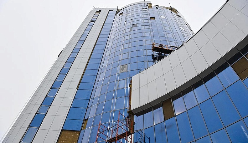 Дворец спорта в Калуге скоро предстанет без лесов