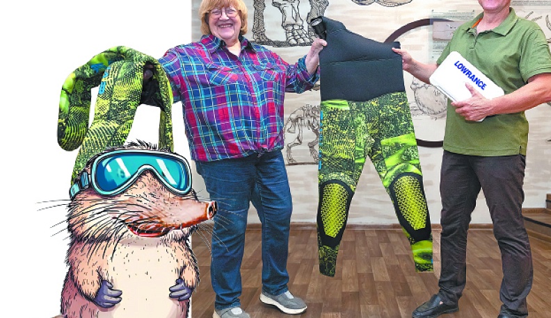 Наталья Данилина и Виктор Гришенков с новым оборудованием.