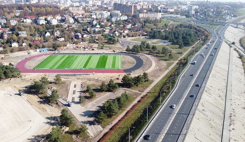 В сквере Волкова сделали футбольное поле и беговые дорожки