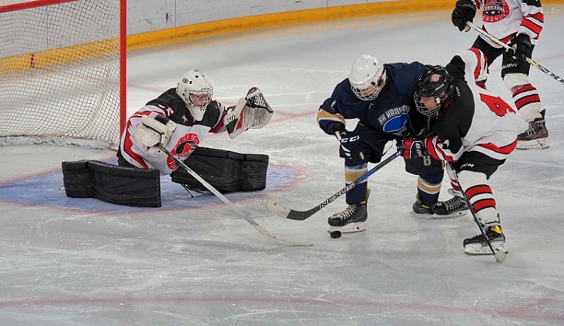 Калужане стартовали в Юниорской хоккейной лиге