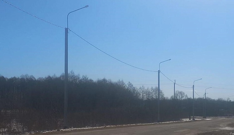 В Жиздринском районе завершается монтаж уличного освещения по нацпроекту