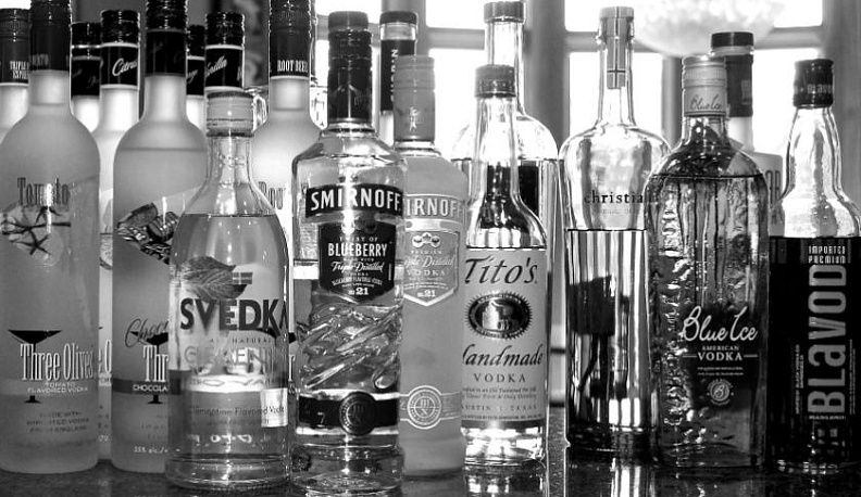 Калужанин пойдет под суд за продажу контрафактной водки