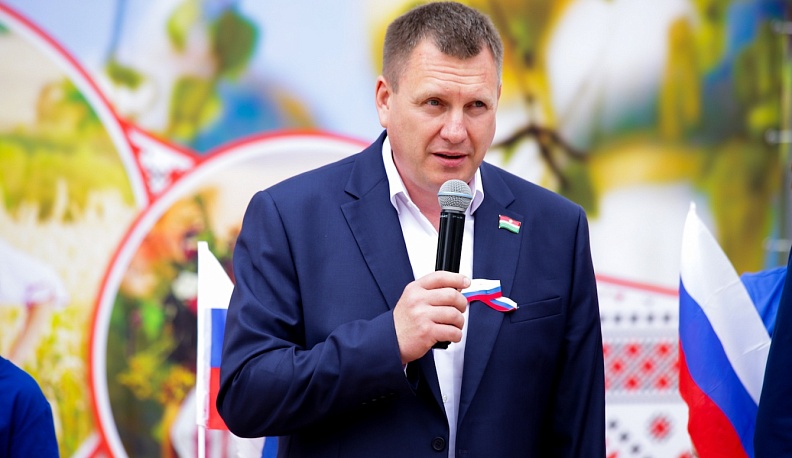 Геннадий Новосельцев поздравил калужан с Праздником Весны и Труда