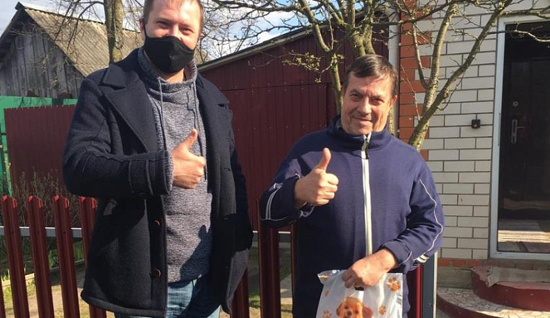 В Калужской области волонтеры-энергетики помогают ветеранам