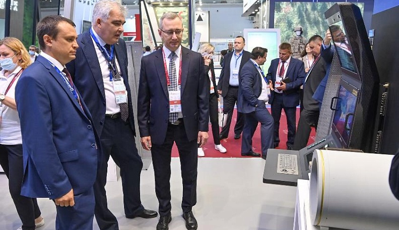 Владислав Шапша принял участие в деловых мероприятиях Международного форума «АРМИЯ-2021»