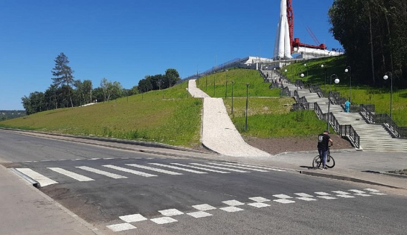 В Калуге на новый переход на Яченке нанесли разметку