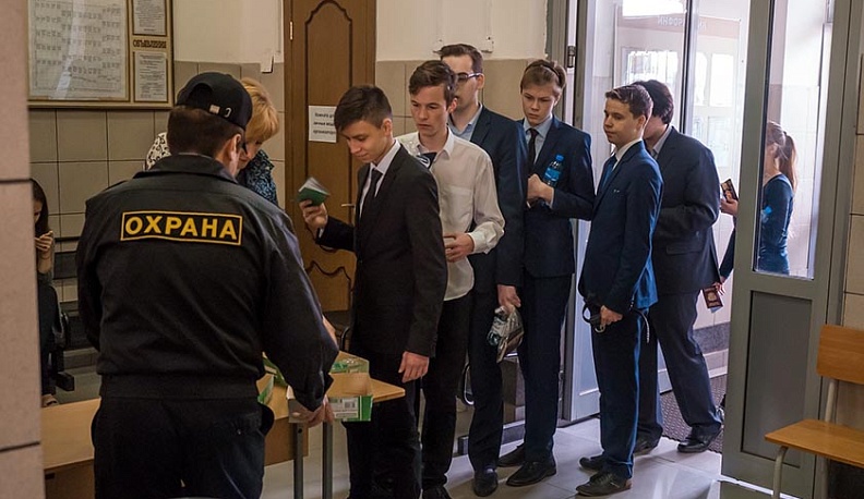 Калужский губернатор поручил проверить актуальное состояние безопасности школ