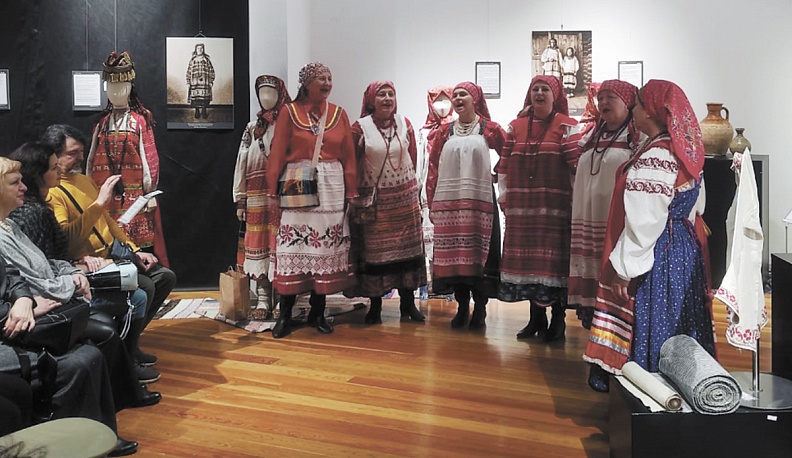 Народный коллектив «Роща» представил композиции, собранные во время своих многочисленных фольклорных экспедиций.