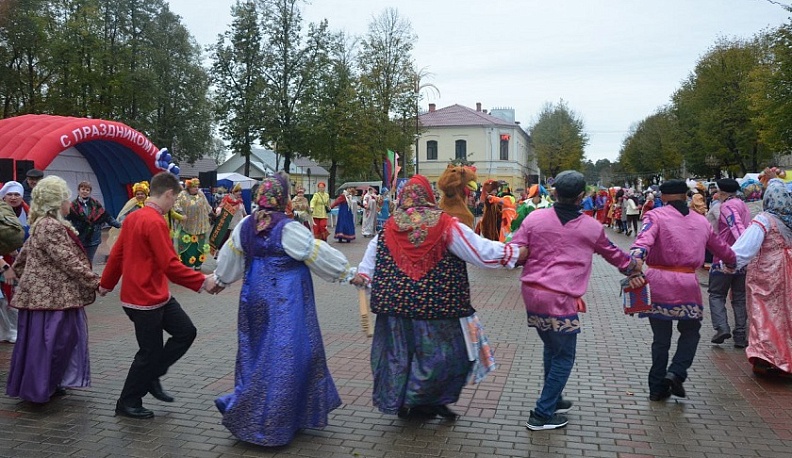 В Юхнове прошла Покровская ярмарка