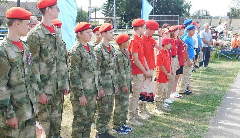 Владислав Шапша посетил областной учебно-методический центр военно-патриотического воспитания